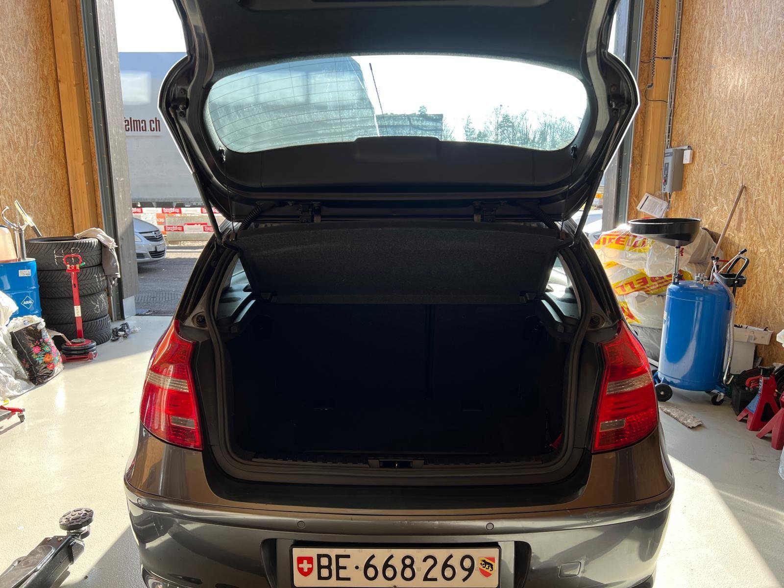 
								BMW 1er full									